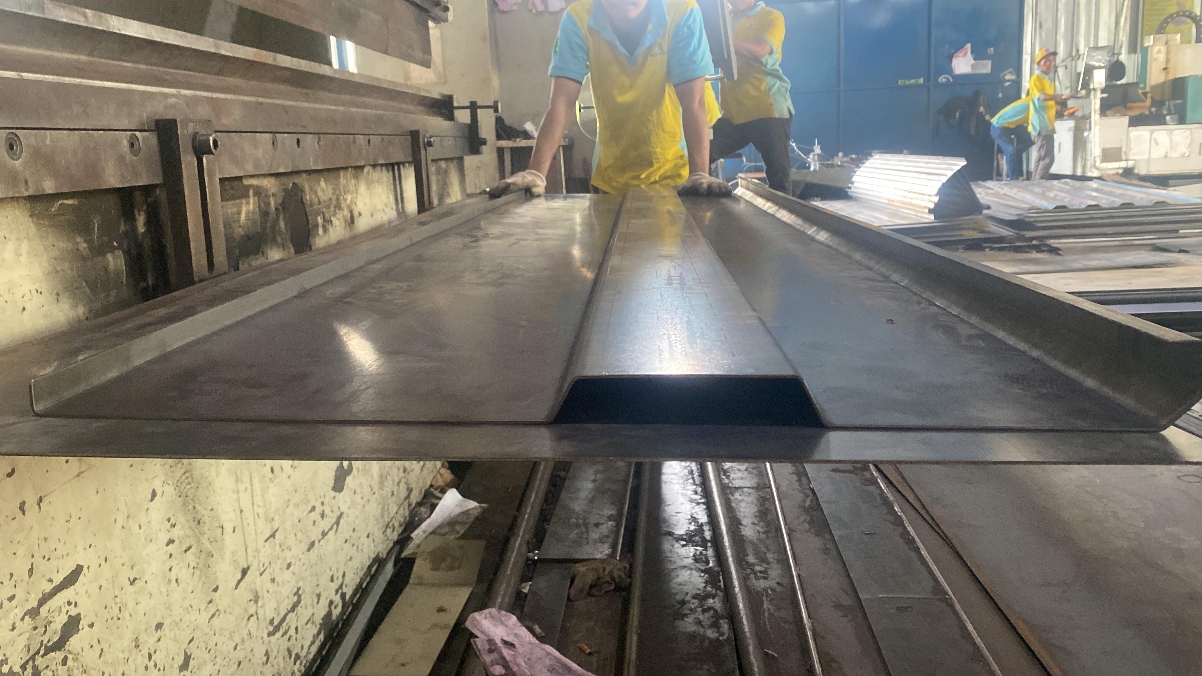 Bending Plat — AEK POHON PIDOLI